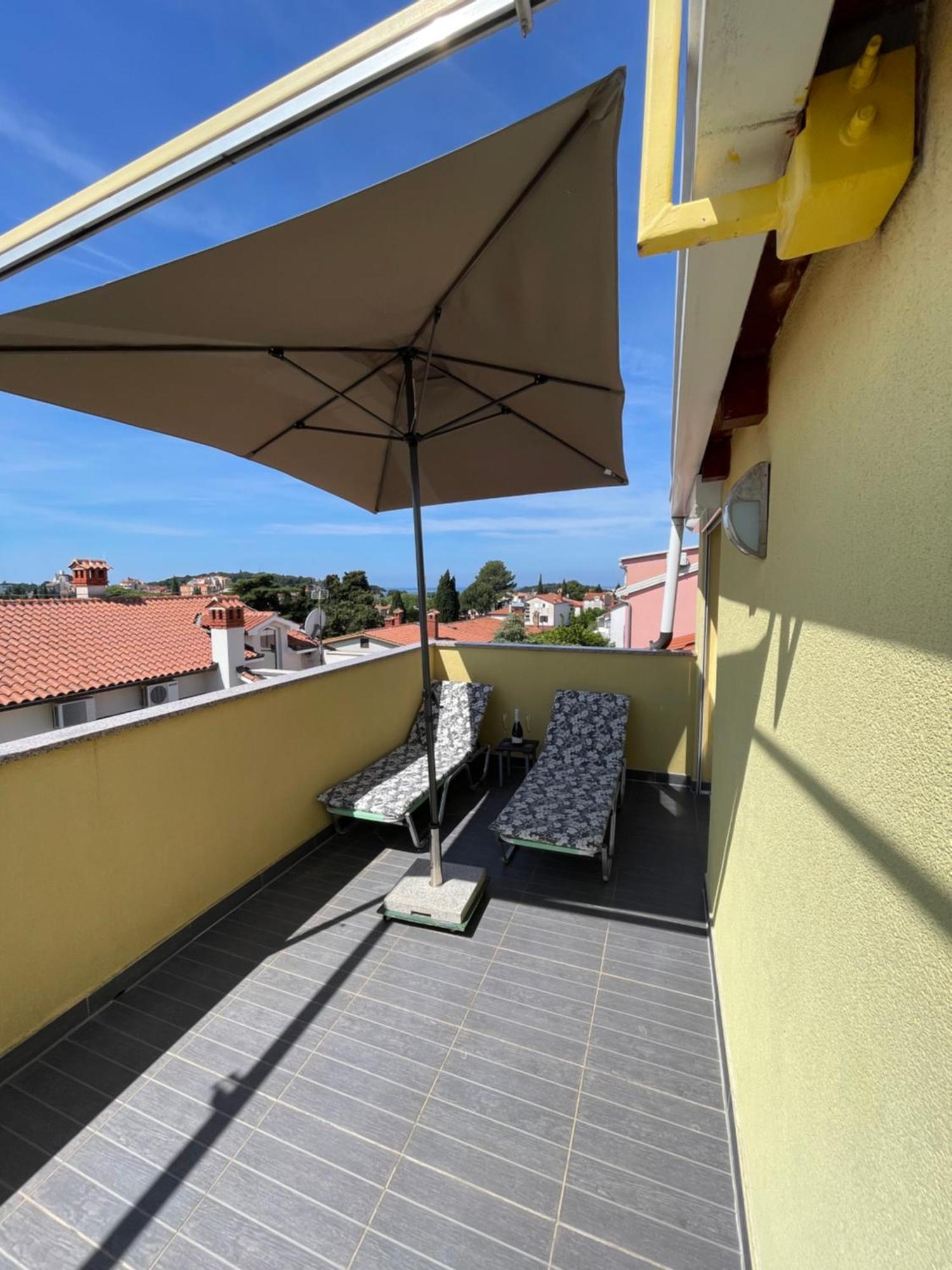 Apartman Sertic Nenad ロヴィニ エクステリア 写真
